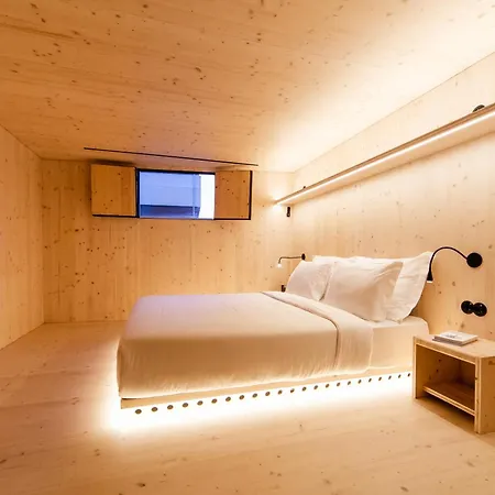Hotel Zero Box